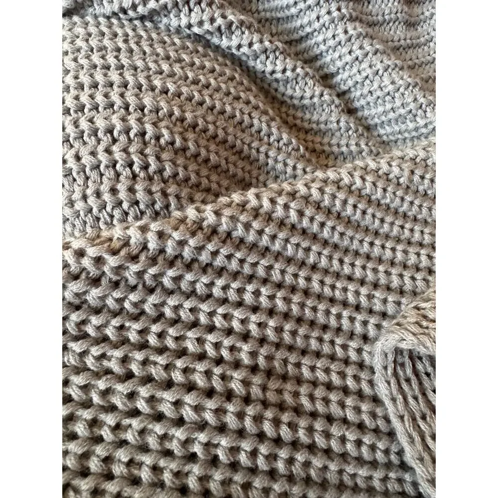 Pottery Barn Chunky knit blanket with tassels in gray size 60” x 50
